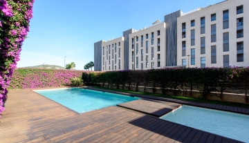 Resa Estates Ibiza te koop penthouse Marina botafoch for sale Ibiza pool 2.jpg